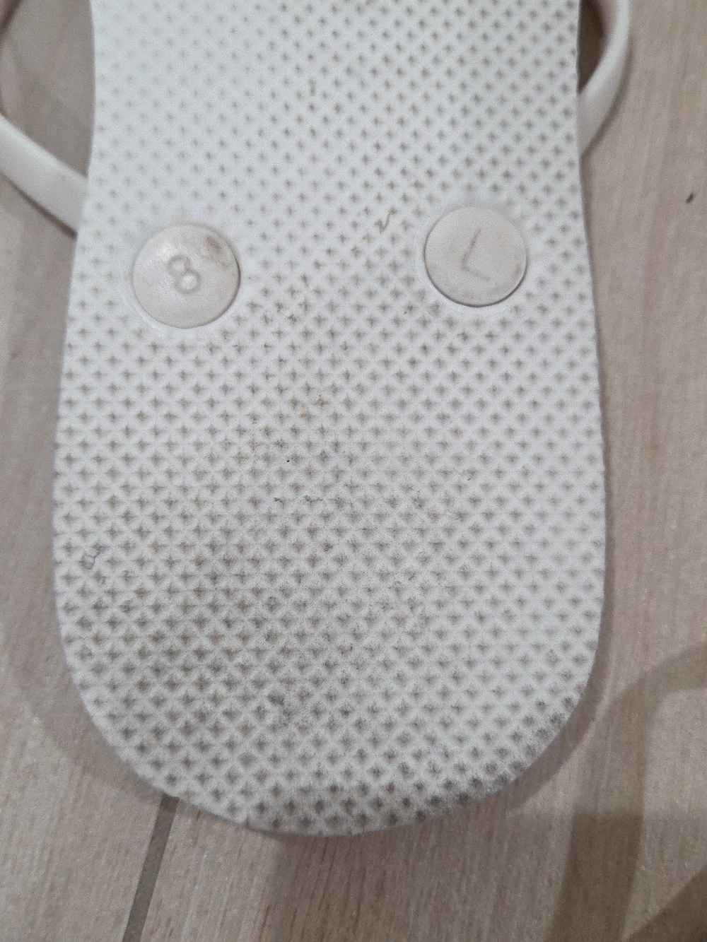 Women’s Simple White Flip Flop Sandals size 8 - Picture 3 of 3